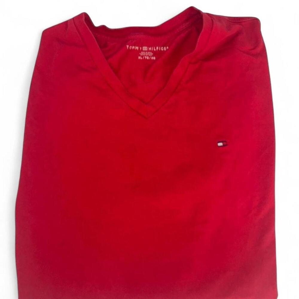 Signature tommy v neck